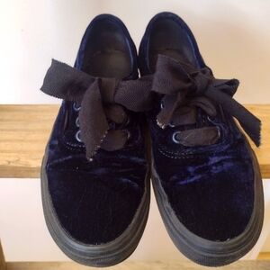 Vans Blue Velvet sneakers size 5 worn EUC